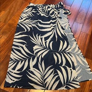 Cupshe Blue and White Leaf Pattern Sarong coverup